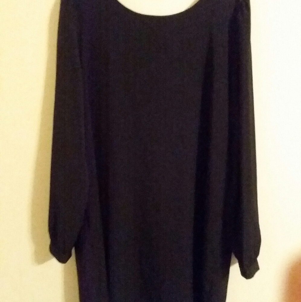 Black long sleeve shift dress with cream back bow